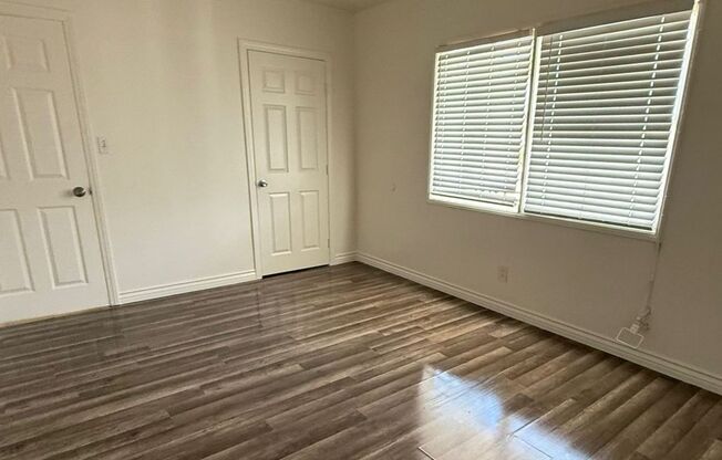 2 beds, 1 bath, $2,250, Unit 3