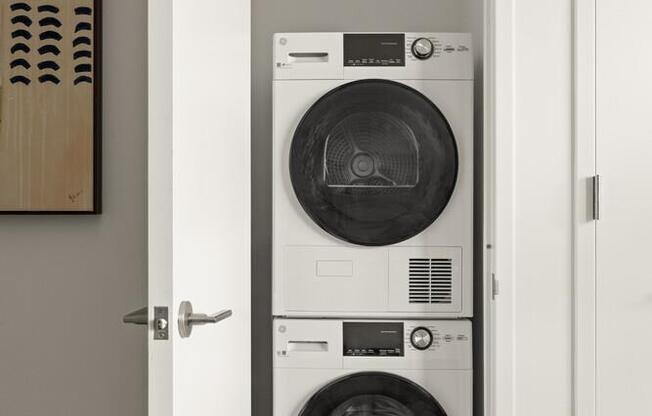 1 bed, 1 bath, $6,900, Unit 27A