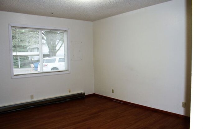 2 beds, 1 bath, $1,450, Unit 241