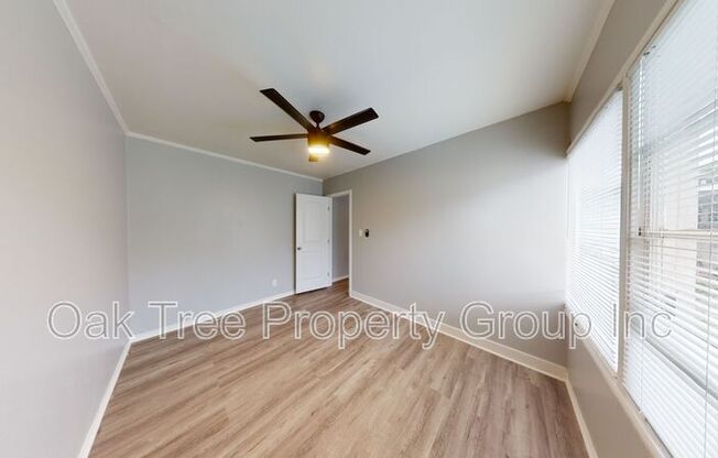 1579 163 AVE