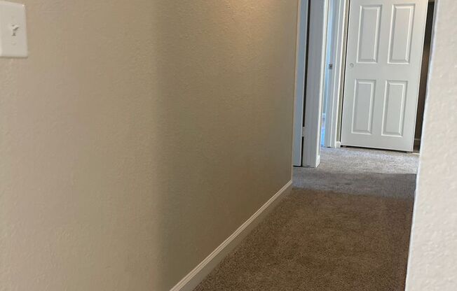 2 beds, 1 bath, 861 sqft, $1,725, Unit 122
