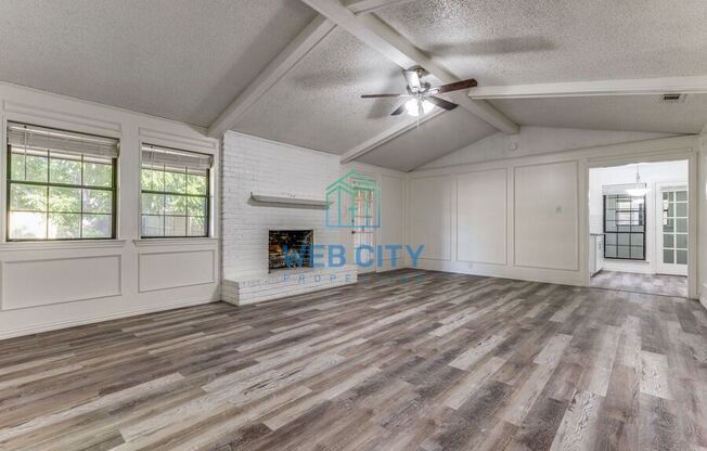 212 HARRIS DR