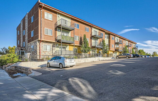 1 bed, 1 bath, 658 sqft, $1,300, Unit 104