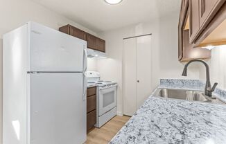 Charbern Apts - In The Heart of Milwaukie Oregon