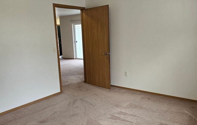 2 beds, 1 bath, 850 sqft, $1,259, Unit PL   7506