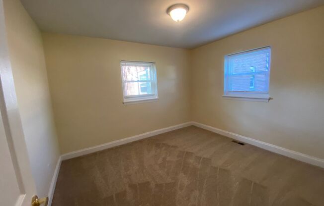 2 beds, 1 bath, $1,075, Unit 2505A