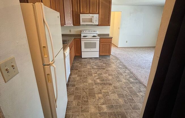 2 beds, 1 bath, 625 sqft, $725, Unit 8