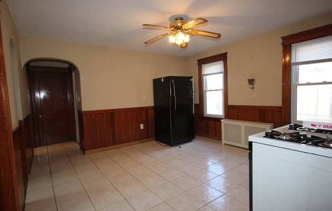 3 beds, 1 bath, 1,200 sqft, $2,200, Unit 1