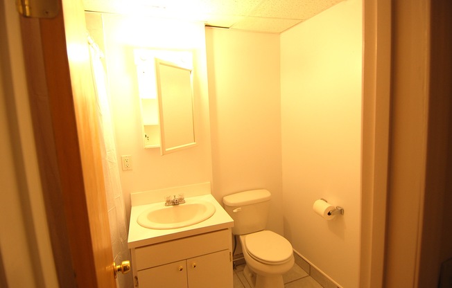 2 beds, 1 bath, $2,995, Unit GBR