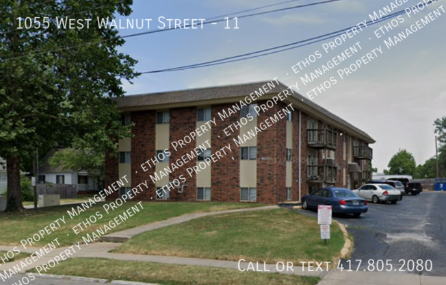 1055 W Walnut