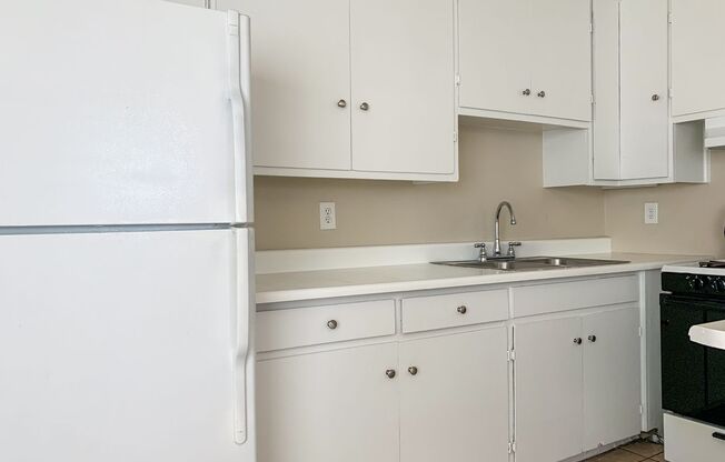 2 beds, 1 bath, 750 sqft, $975, Unit 4