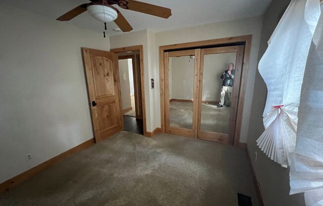 3 beds, 1 bath, $2,600