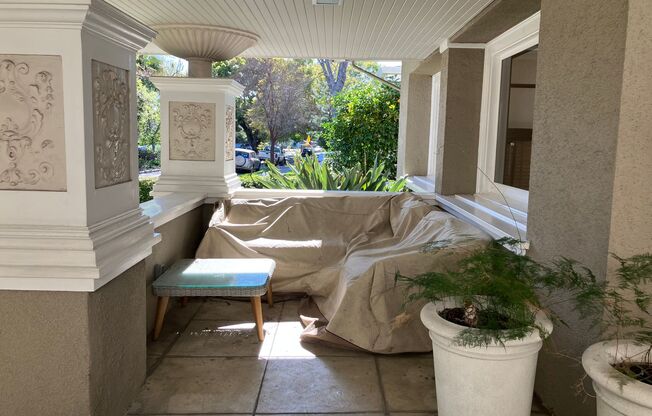 Charming Craftsman 2-Bedroom Home with Updated Finishes! Tour Today!