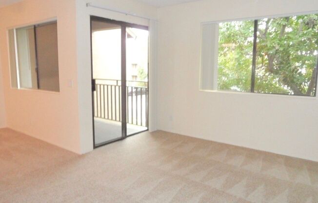 2 beds, 2 baths, 918 sqft, $2,320, Unit 172
