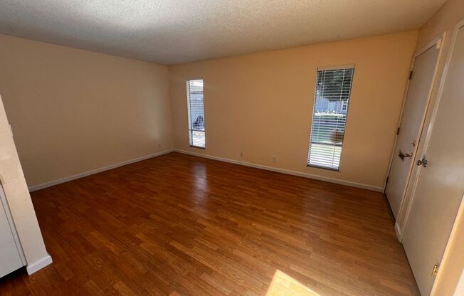 Great condo in a well managed complex with in unit laundry and refrigerator included