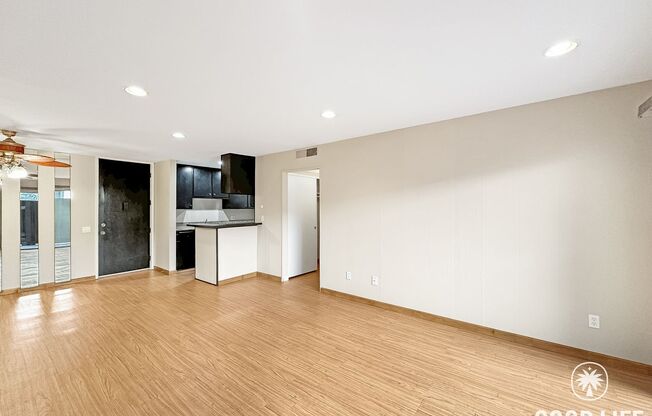 Spacious 2B 2BA Condo with AC and Large Patio!