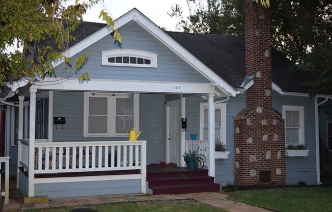 2 Homes on 1 Lot West Campus