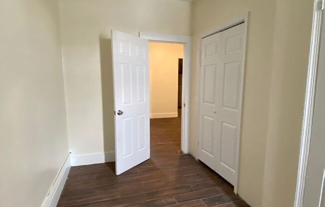 2 beds, 1 bath, $2,050, Unit C4