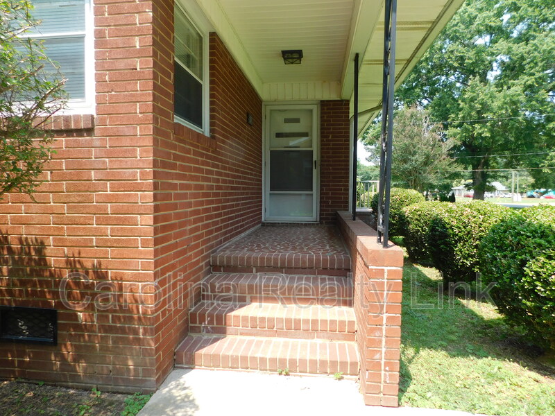 6119 TUCKASEEGEE RD