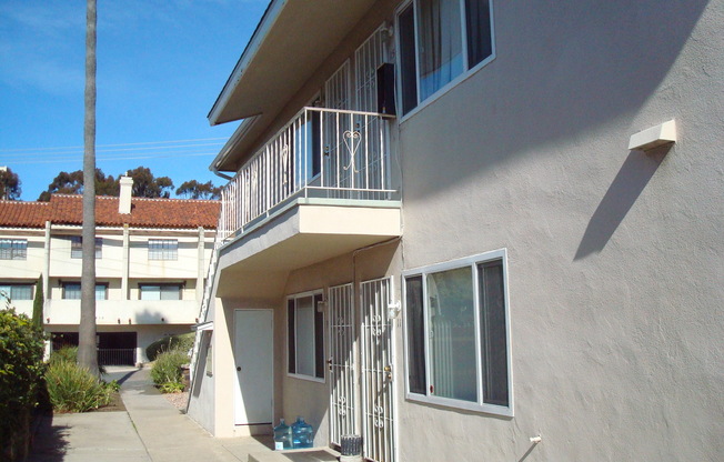 3 beds, 1 bath, $2,900