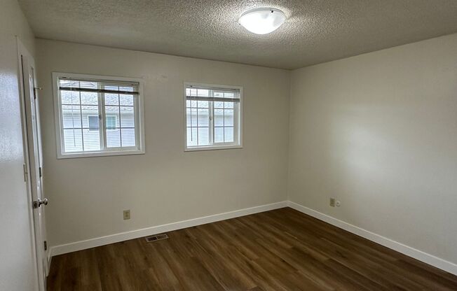 2 beds, 1 bath, 832 sqft, $1,325, Unit 1304
