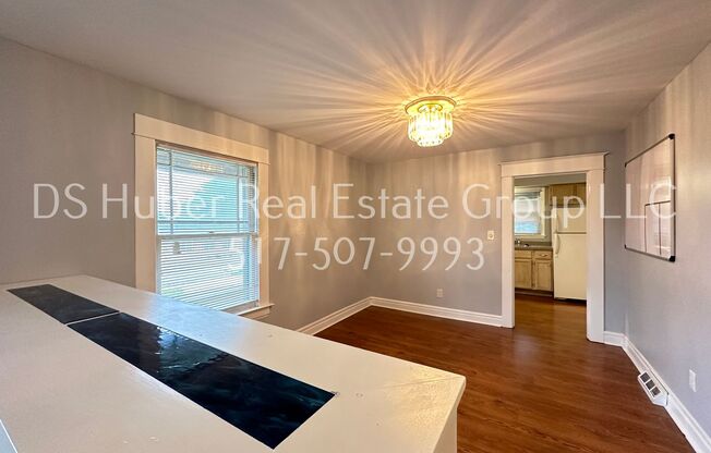 526 W HILLSDALE SAINT HILLSDALE 526