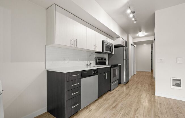 1 bed, 1 bath, 483 sqft, $1,695, Unit 227