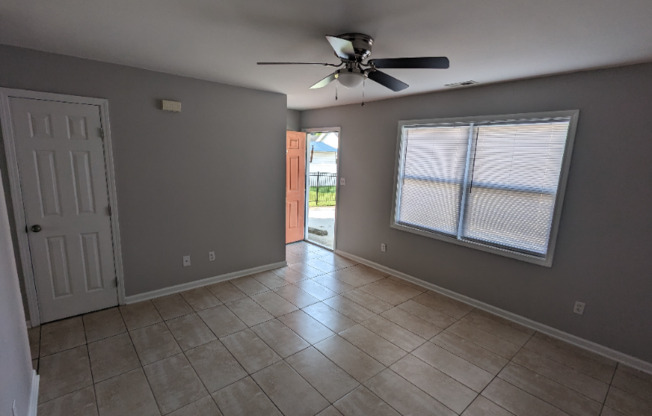 640 S Main St 7