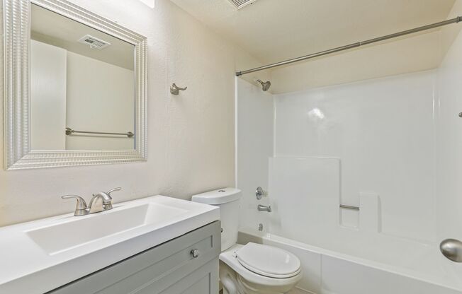 2 beds, 2 baths, 950 sqft, $1,350, Unit 102