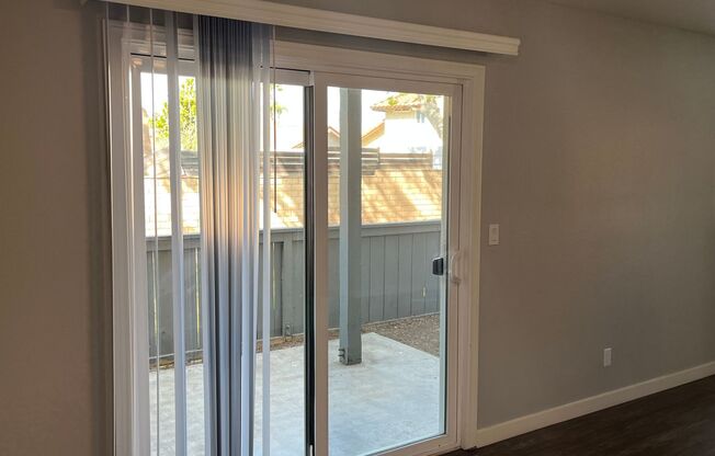 2 beds, 1 bath, 875 sqft, $2,595, Unit 49