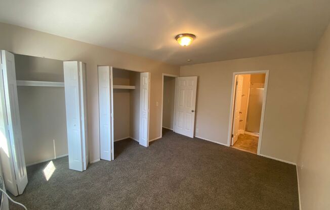 3 beds, 2 baths, 1,100 sqft, $1,700, Unit 21890 Coolidge - 201