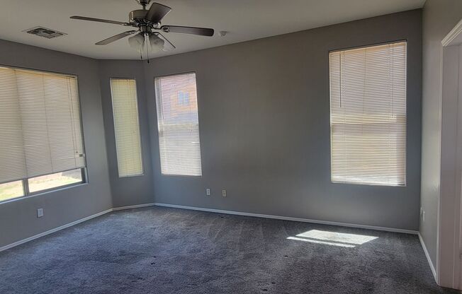 beautiful home 3b 2 bath home with den