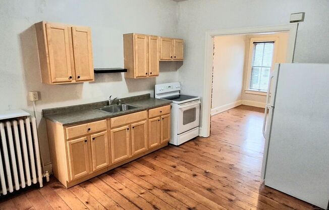 1 bed, 1 bath, 700 sqft, $1,075, Unit 1st floor