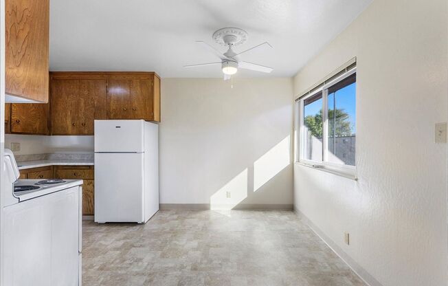 2 beds, 1 bath, $2,200, Unit 2221 San Antonio Ave #J