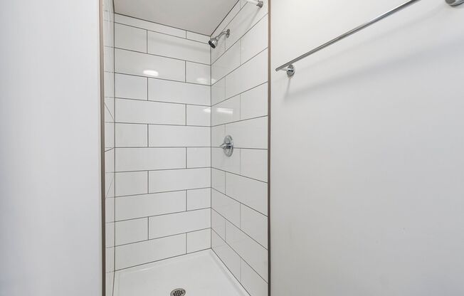 2 beds, 1 bath, 930 sqft, $2,395, Unit 03