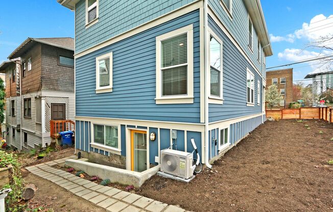 1425 E Union Rooming House
