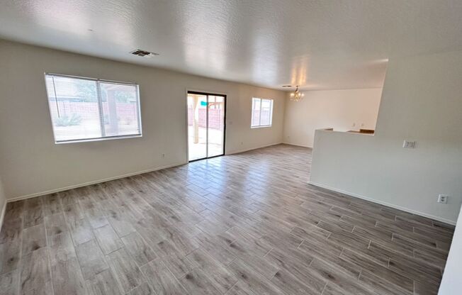 5 bedroom + Large LOFT 3 full bathrooms!