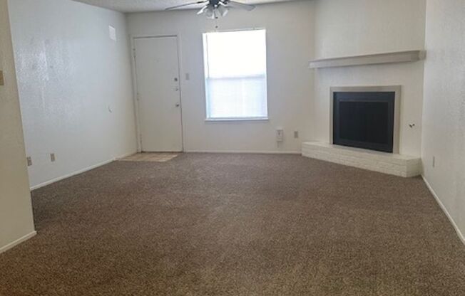 2 beds, 1.5 baths, 1,048 sqft, $880, Unit 0806