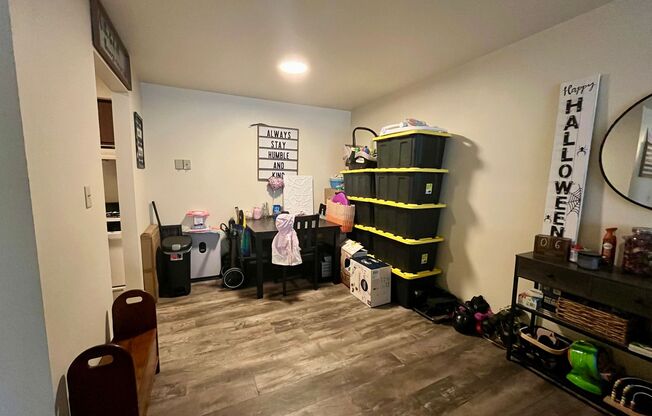 11322 W National Ave