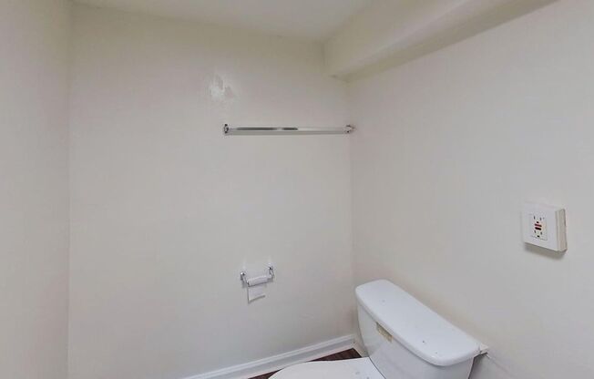 1 bed, 1 bath, 700 sqft, $1,199, Unit 40-B