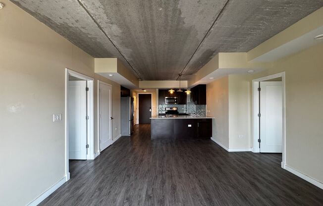 2 beds, 1 bath, 978 sqft, $2,250, Unit 609