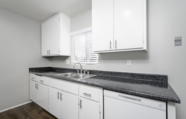 Shadow Glen Apartments IMMEDIATE MOVE INS