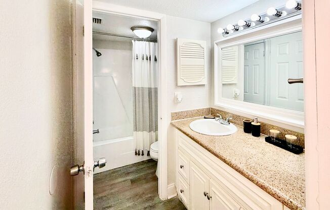 2 beds, 1 bath, 916 sqft, $1,495