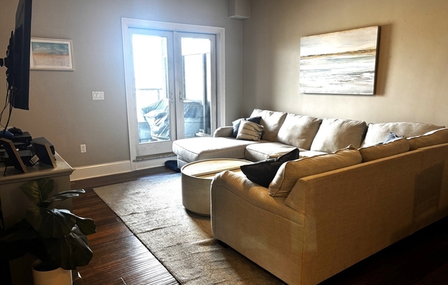 380 W Broadway # 4001