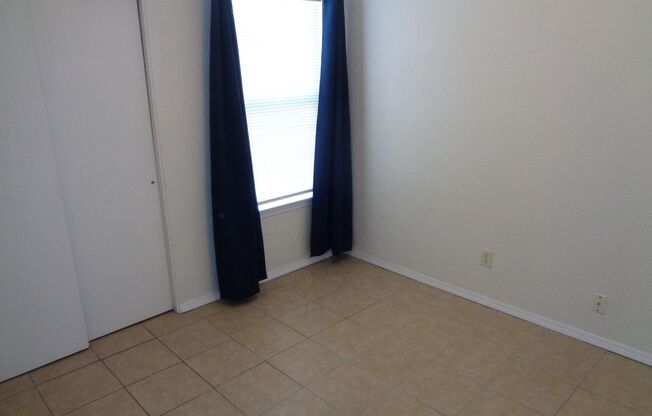 3 beds, 2 baths, $1,395