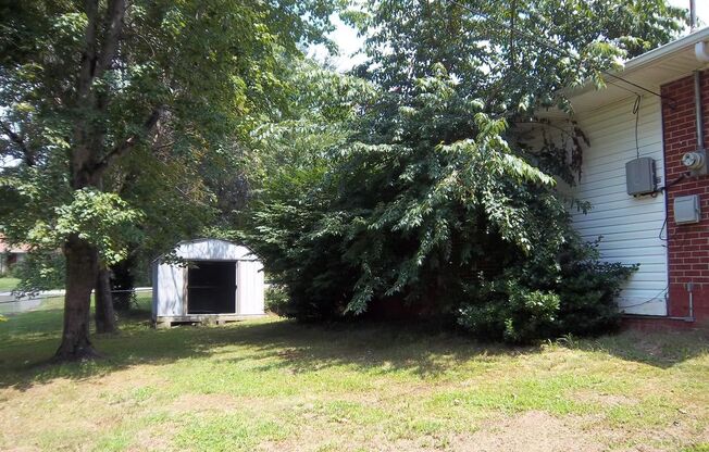 105 Lealand Dr
