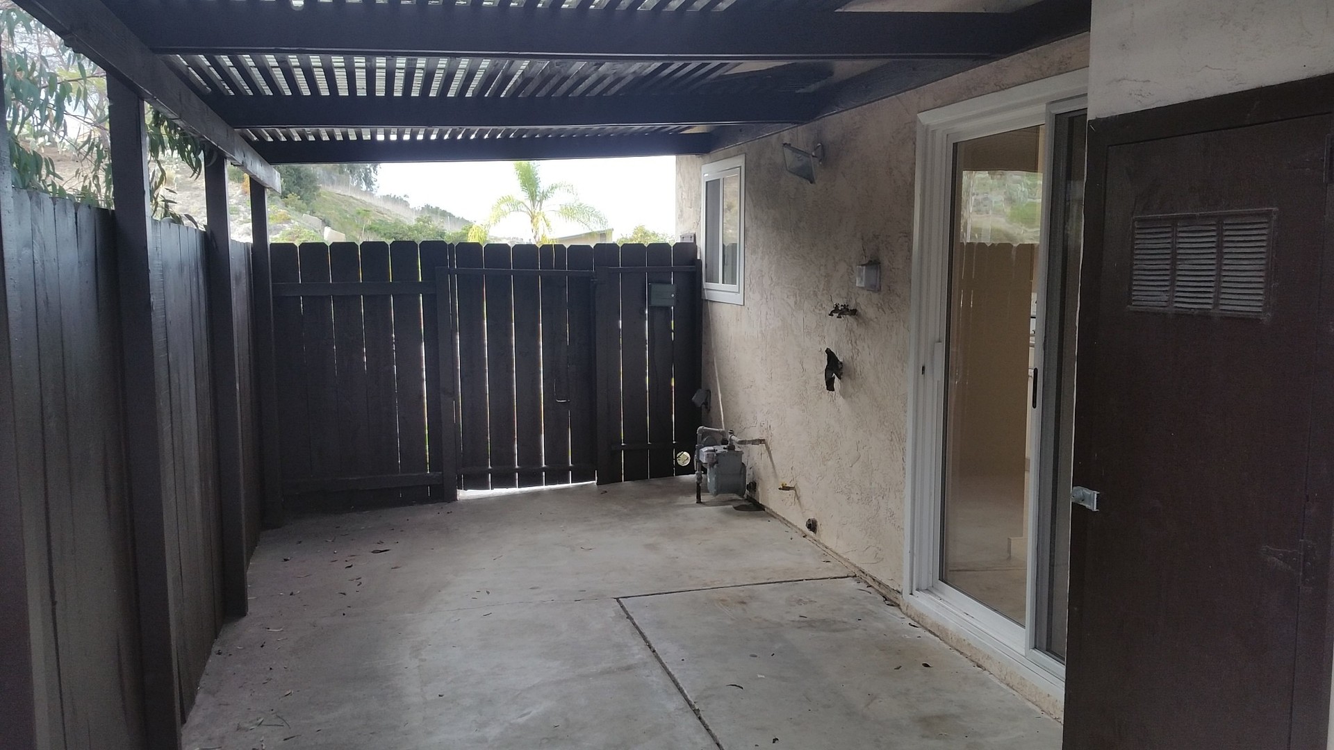 3 Bed / 2 Bath Home Backyard For Rent