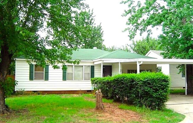 Welcome to the lovely 3 bedroom home in NW OKC!