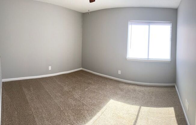 3 beds, 2 baths, 1,260 sqft, $1,250