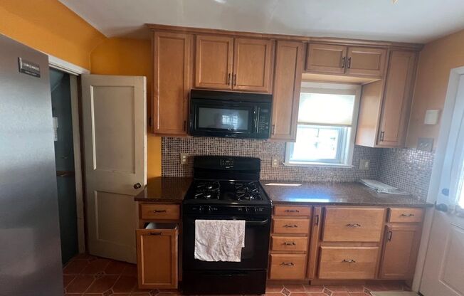 3 beds, 1 bath, $1,800